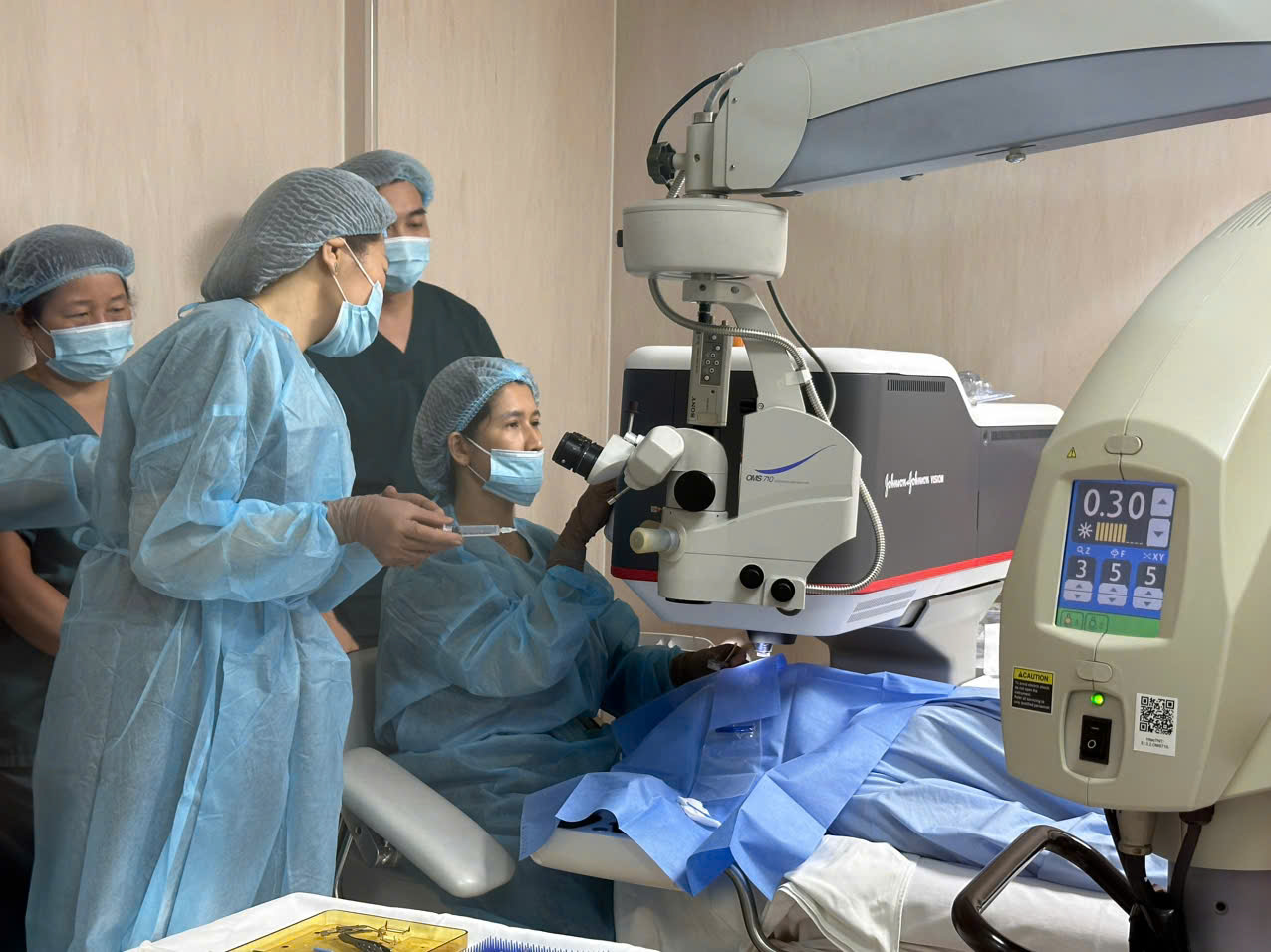 chuc-mung-nhung-ca-mo-silk-dau-tien-thanh-cong-ruc-ro-tai-hitec