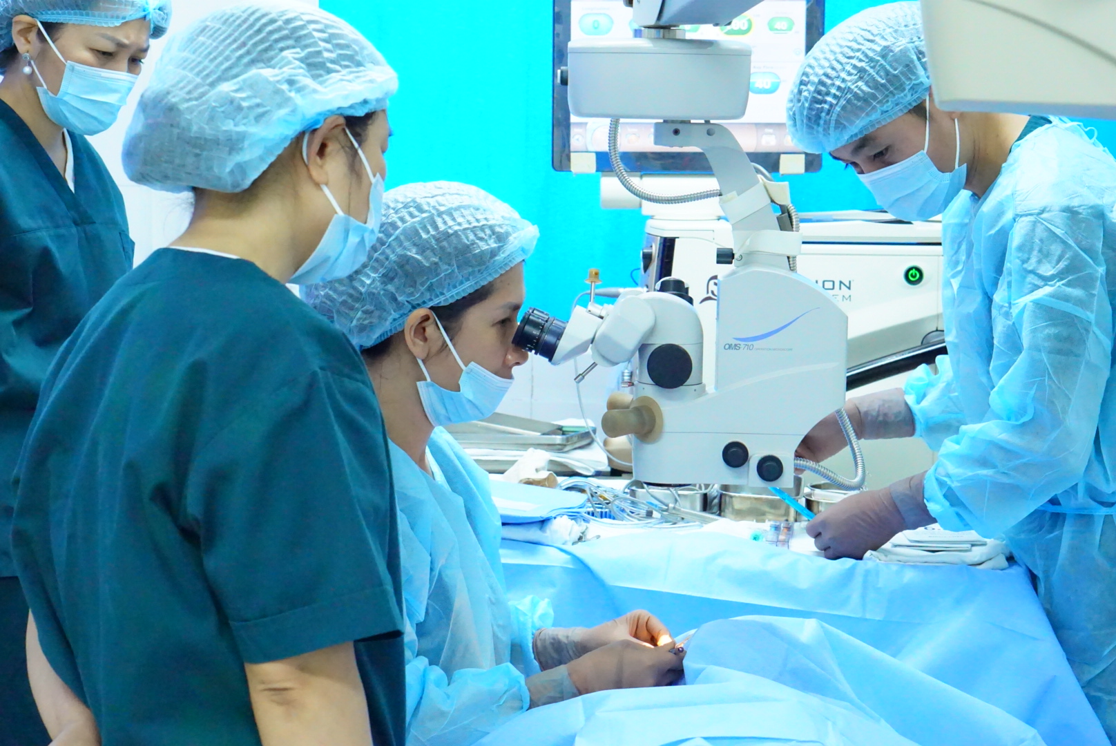 quy-trinh-phau-thuat-phakic-icl